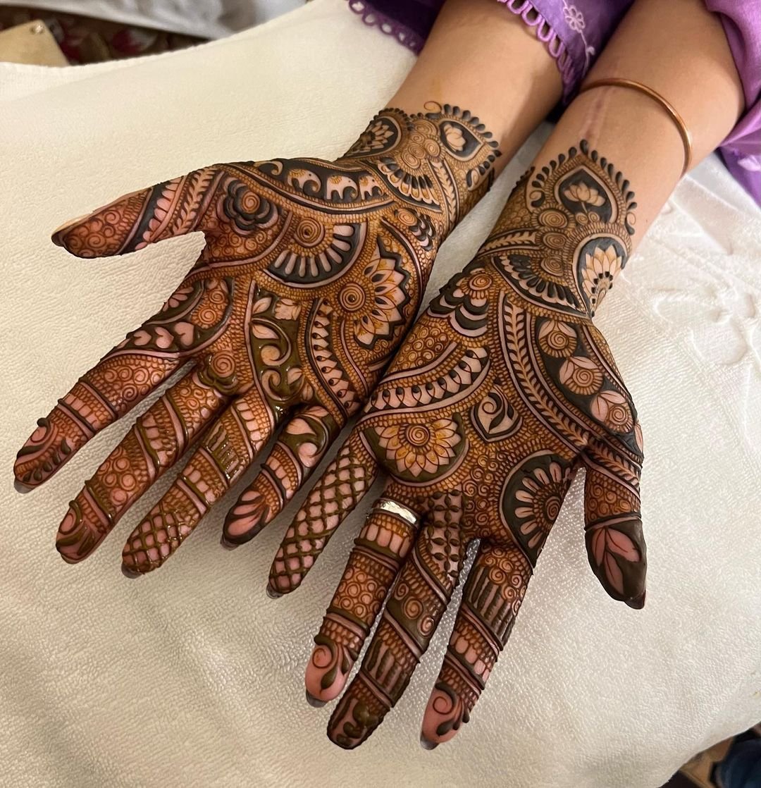 Happy Navratri Mehndi Design