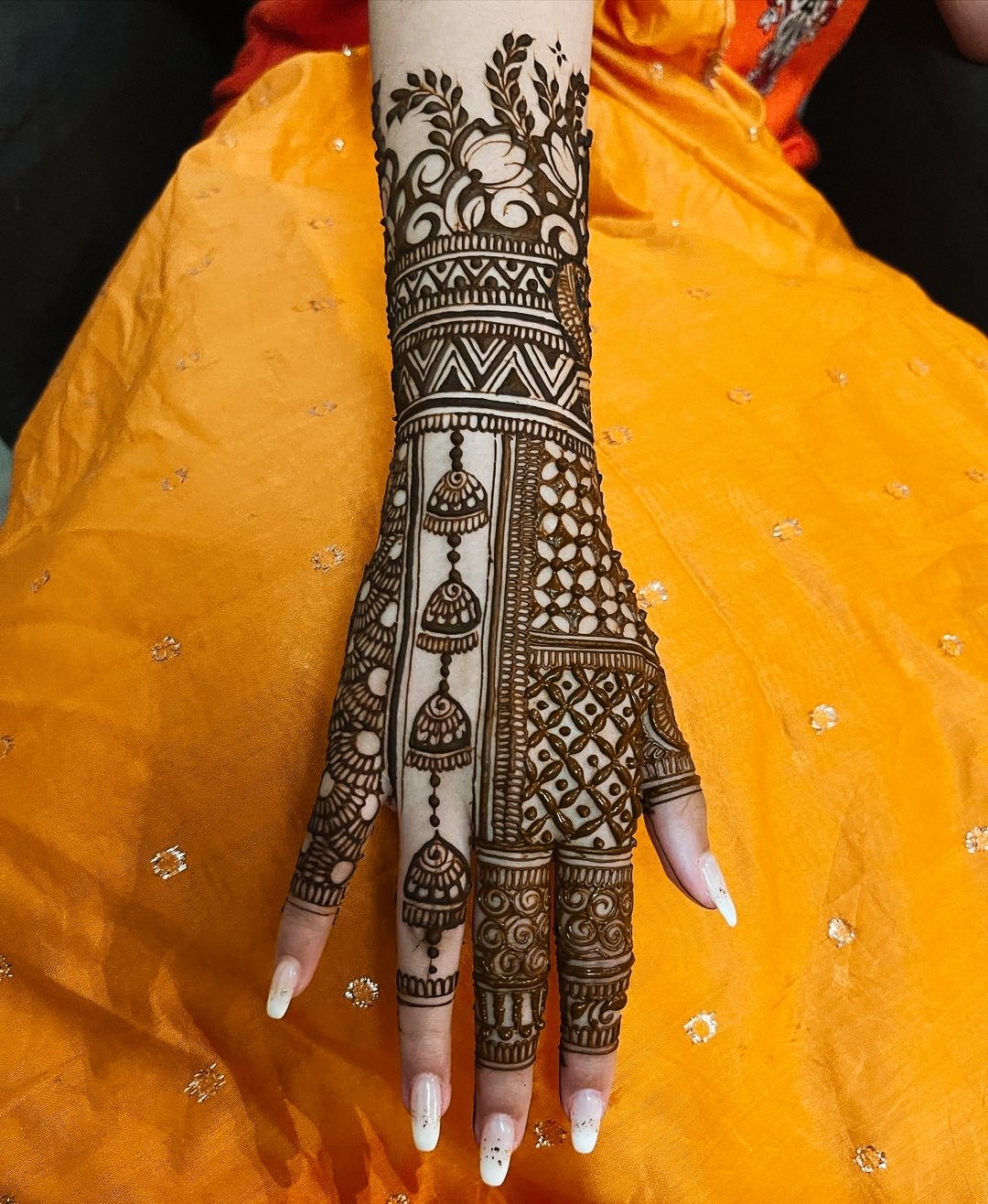 Karva Chauth Mehndi Design Latest