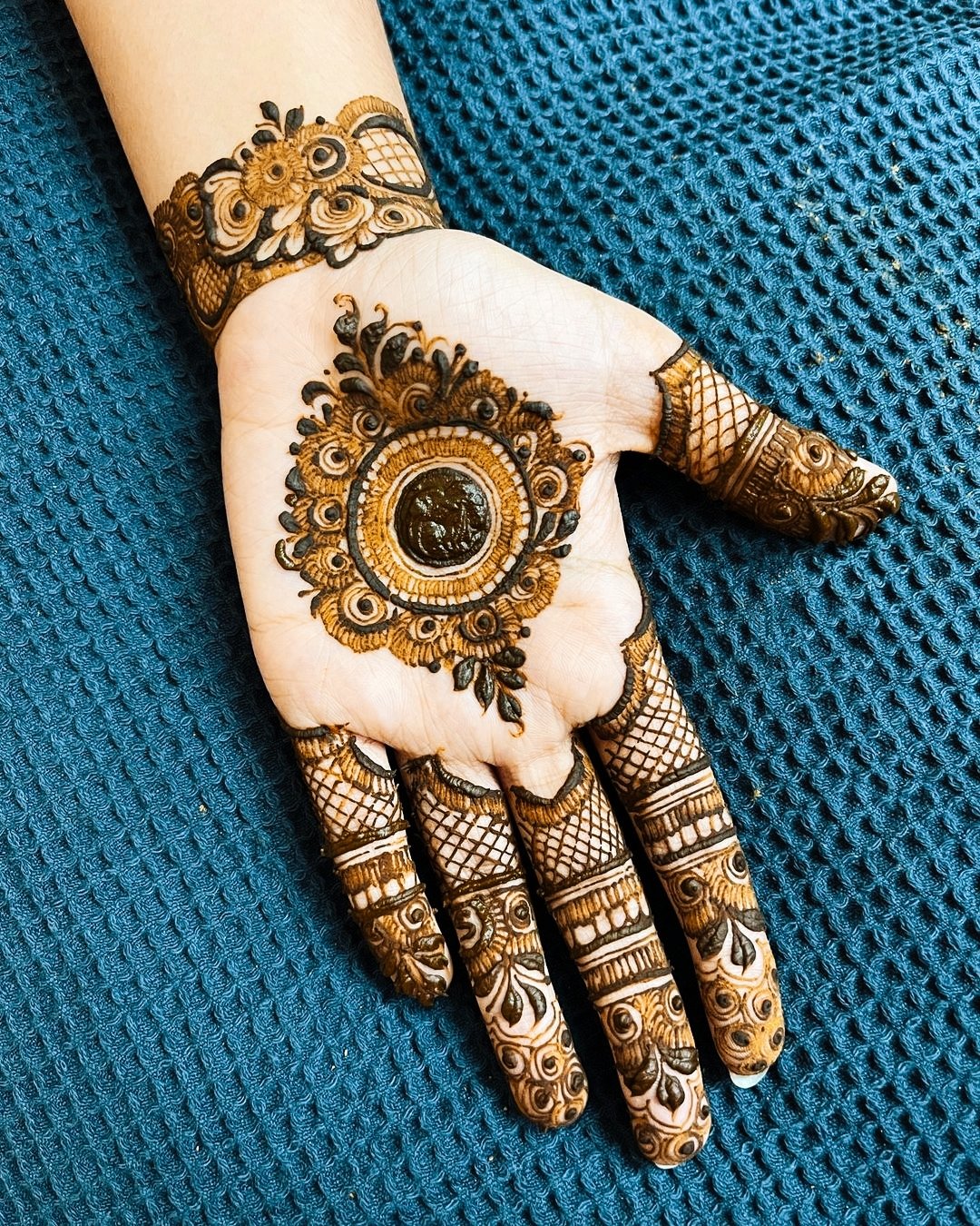 Mehndi Design Karva Chauth Simple