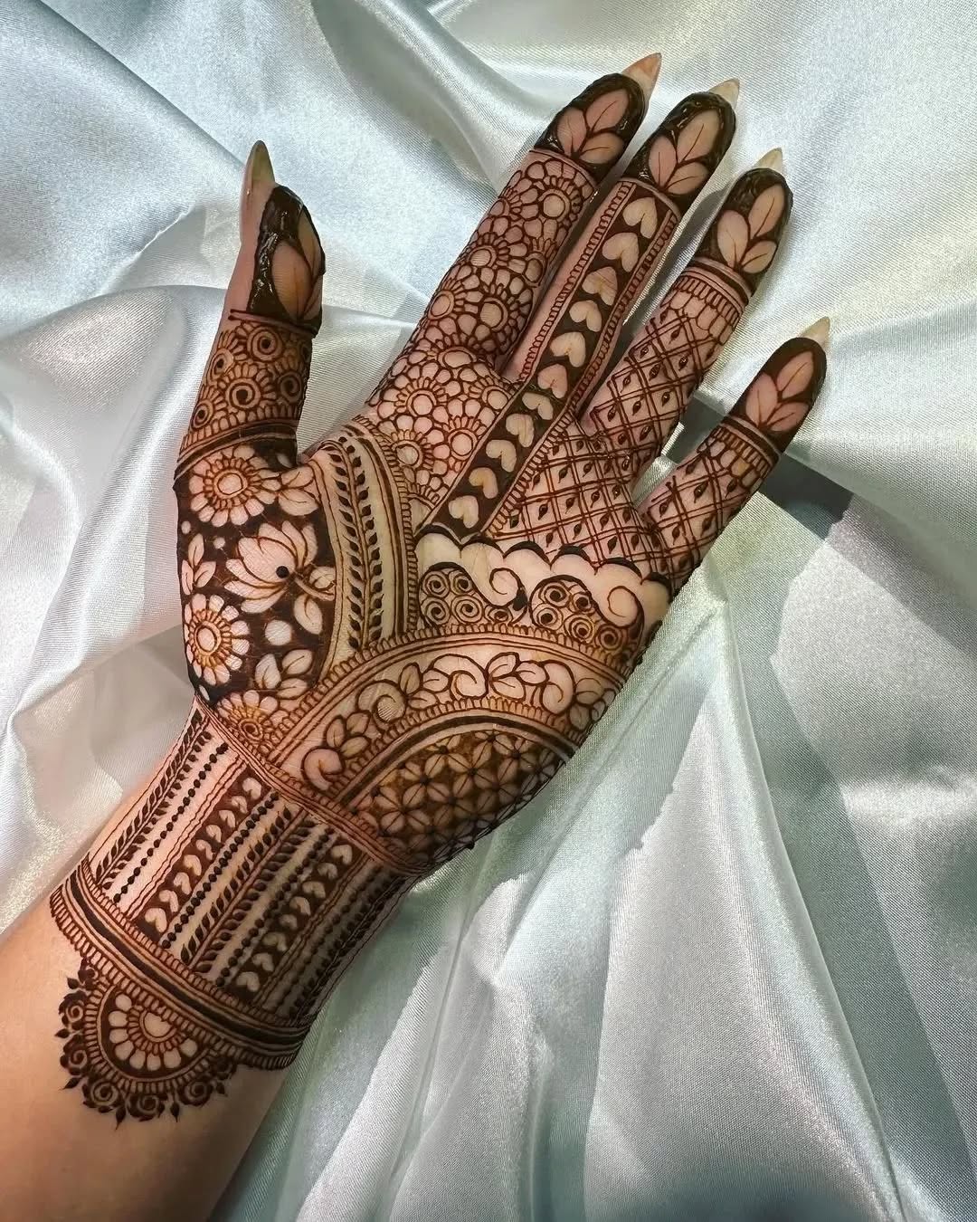 Mehndi Designs For Karwa Chauth