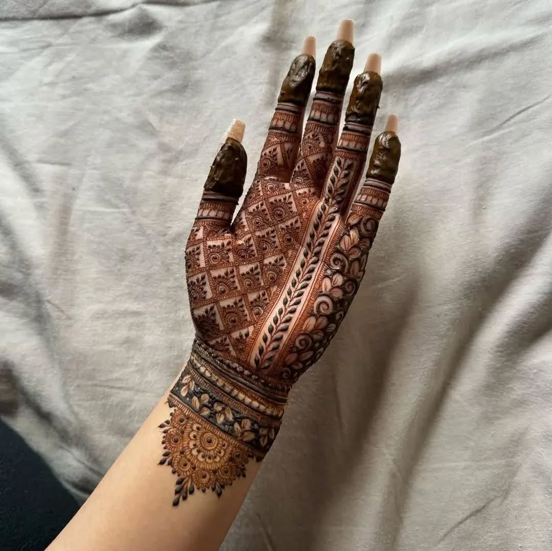 Mehndi Designs For Karwa Chauth